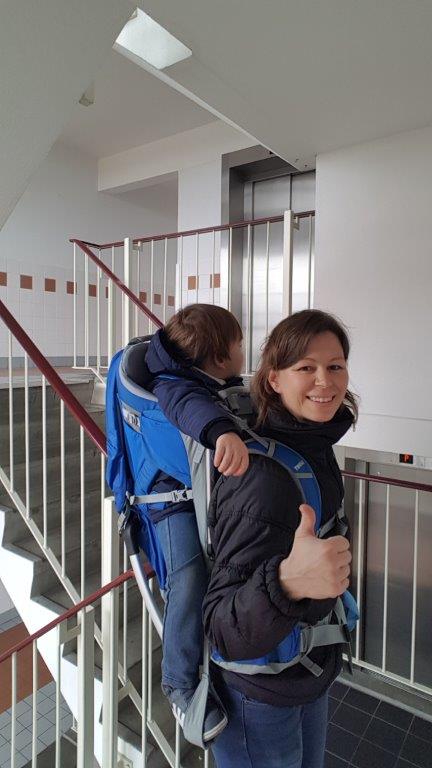 Attent Pekkadillo Schandelijk Een ergonomische rugdrager: veilig op pad met je kindje - MamaScrapelle