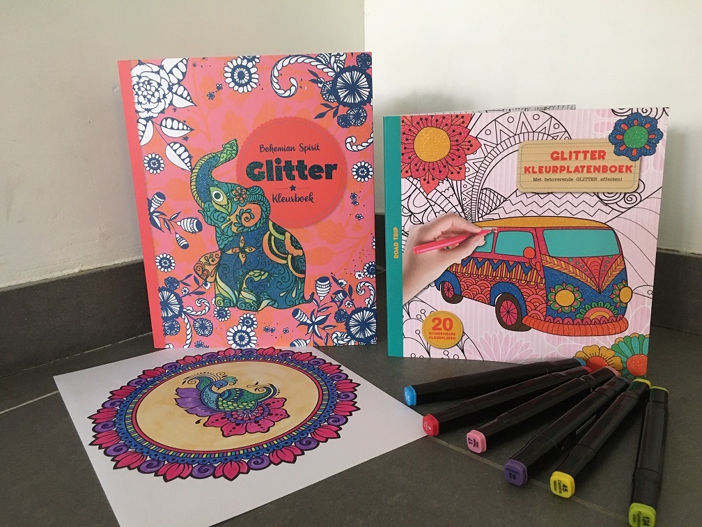 werkgelegenheid sofa Humaan Glitter kleurboeken: een leuke vakantietip! - voor jong en oud