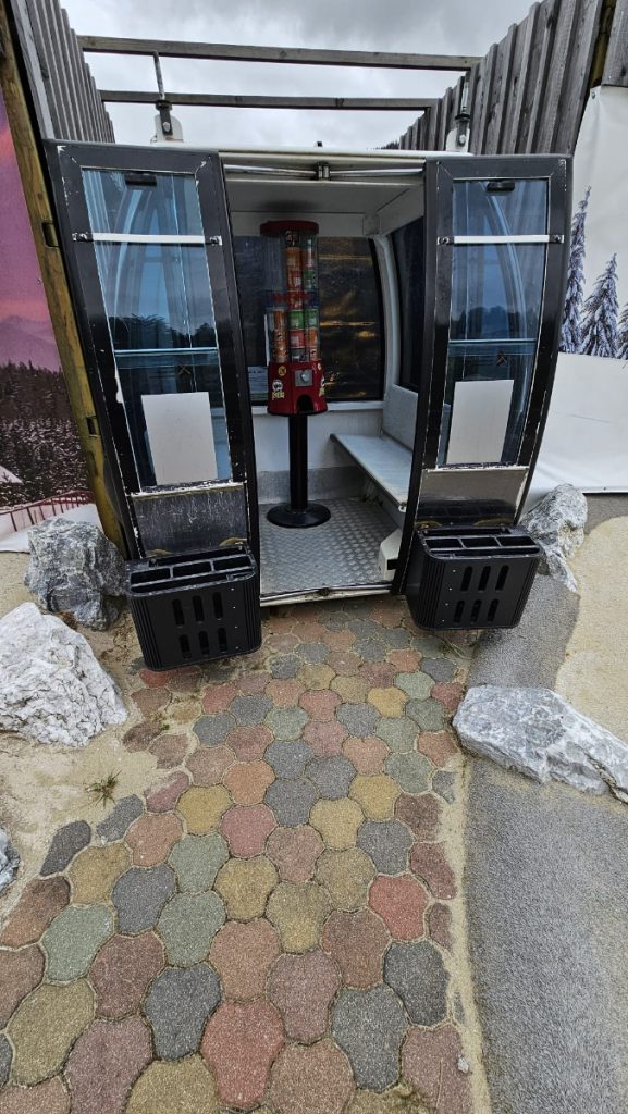 skilift cabine met pringles apparaat